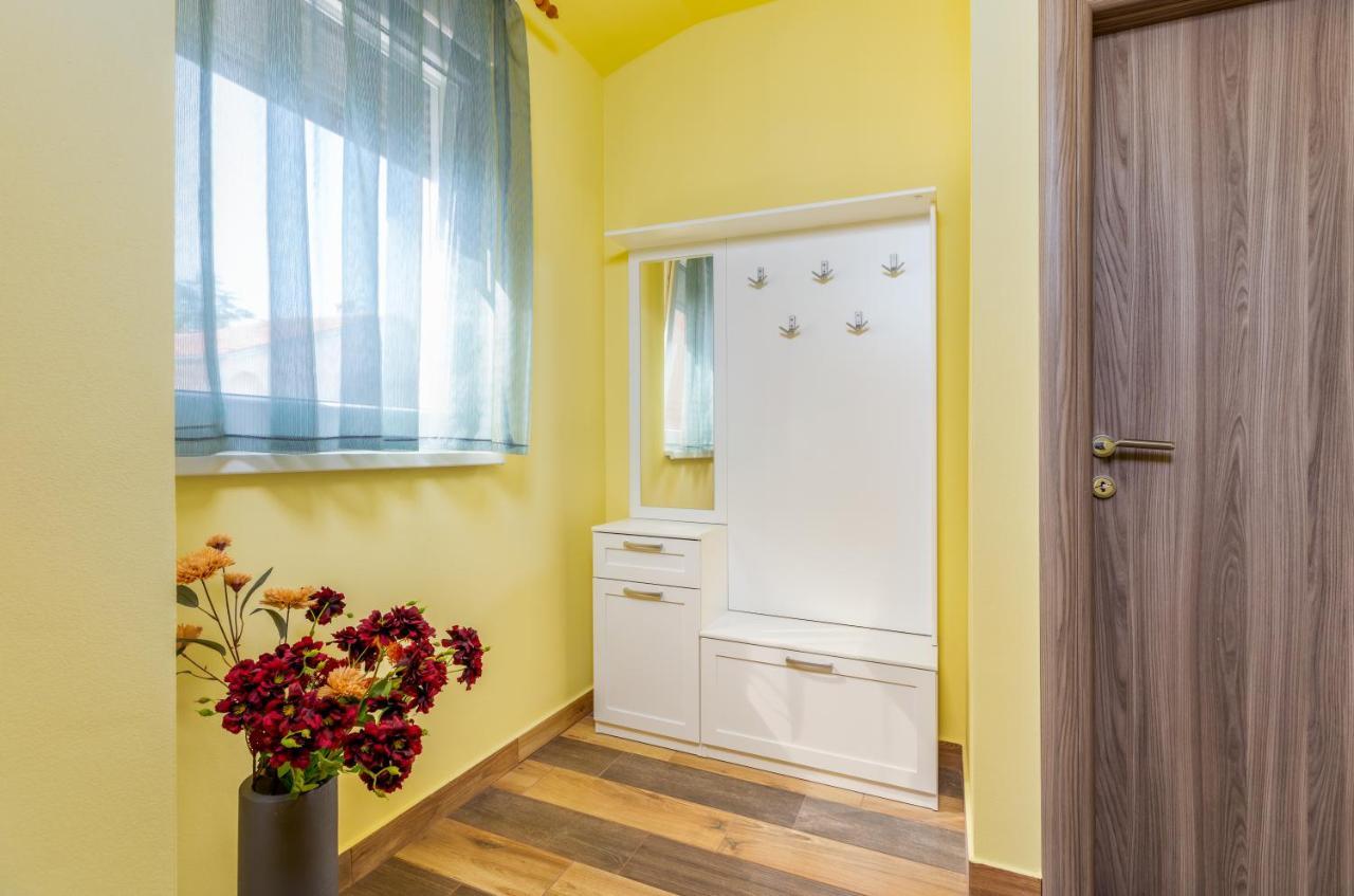 Apartmani Monte Pula Bagian luar foto
