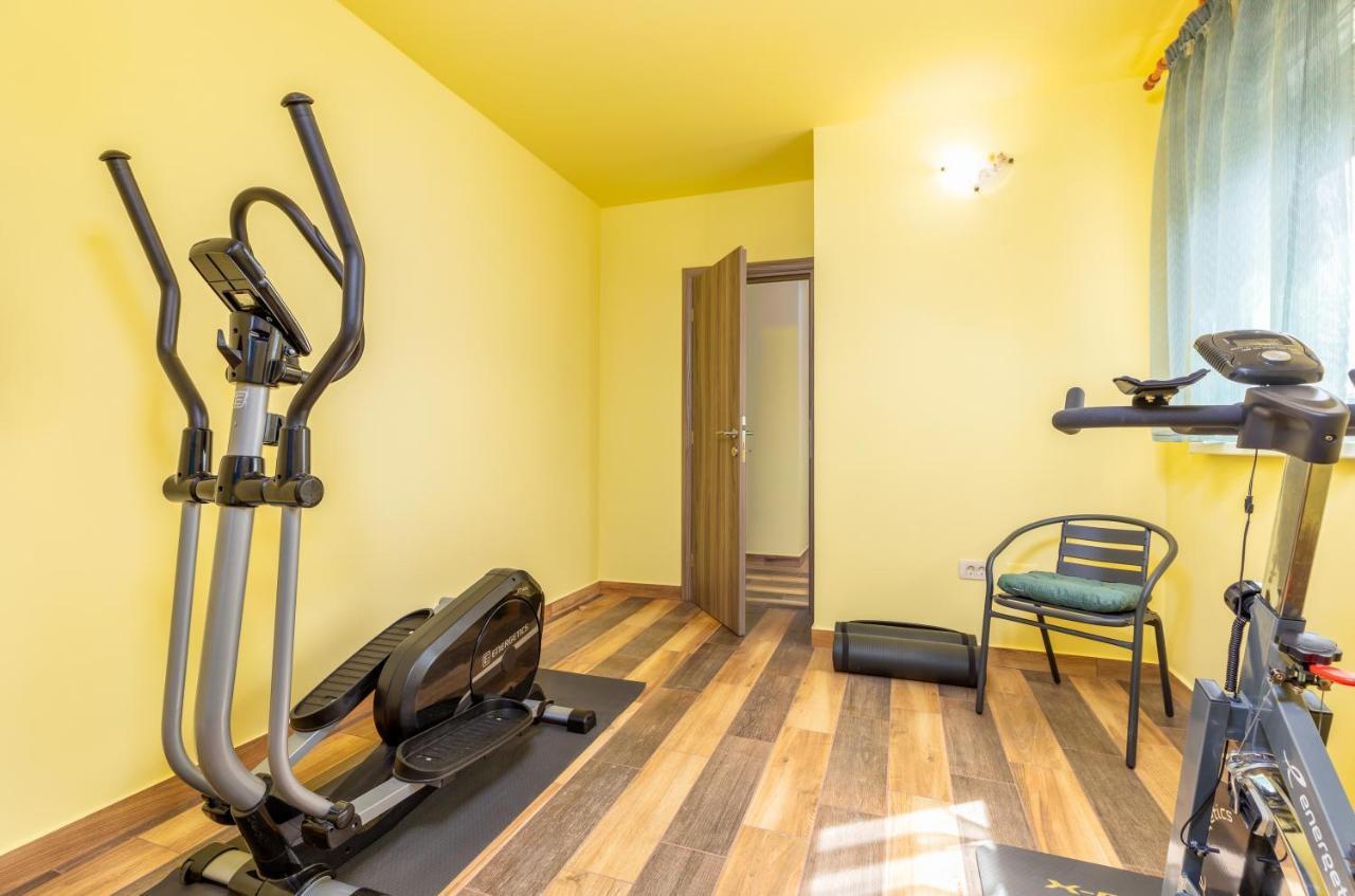 Apartmani Monte Pula Bagian luar foto