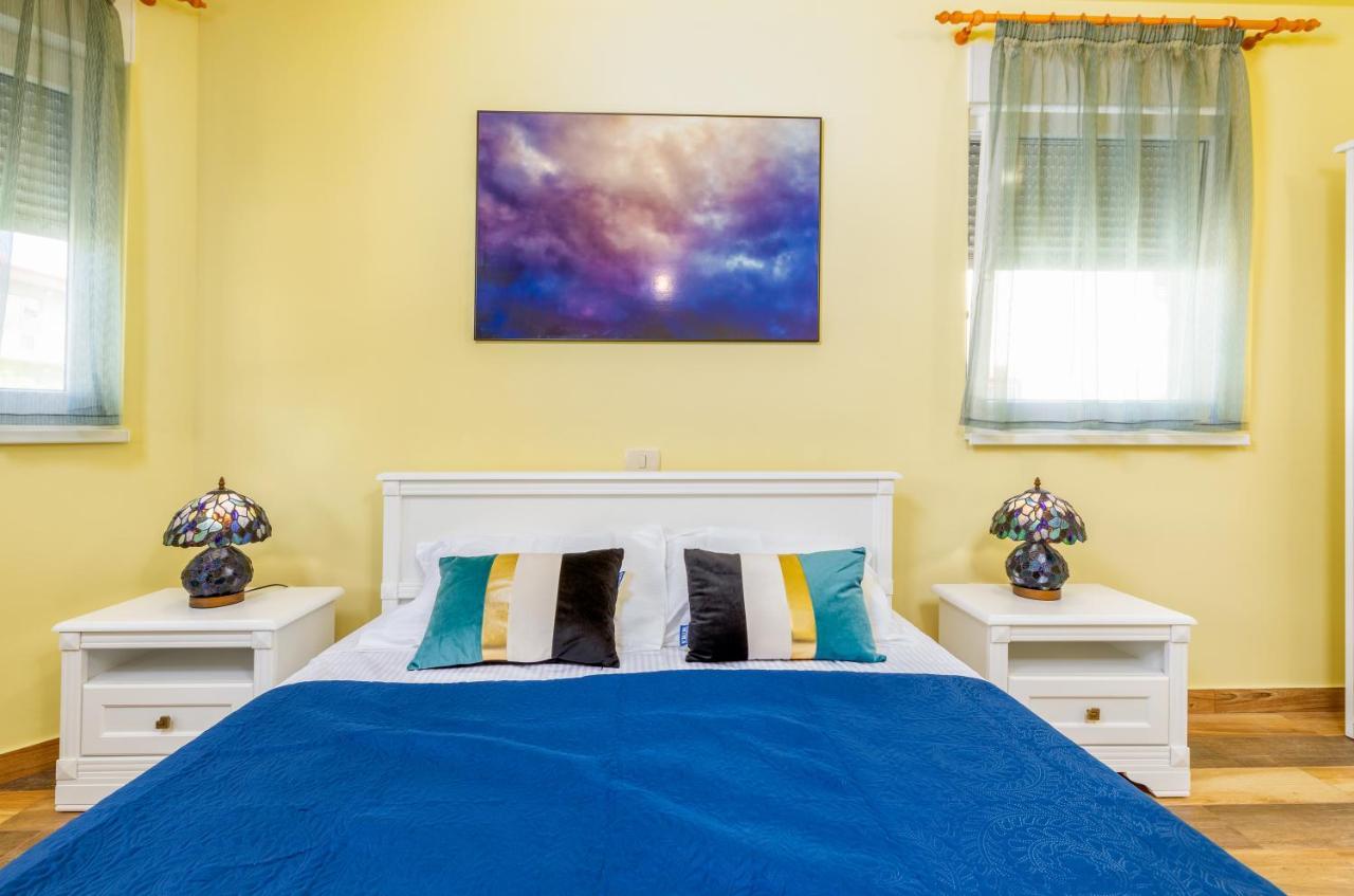 Apartmani Monte Pula Bagian luar foto