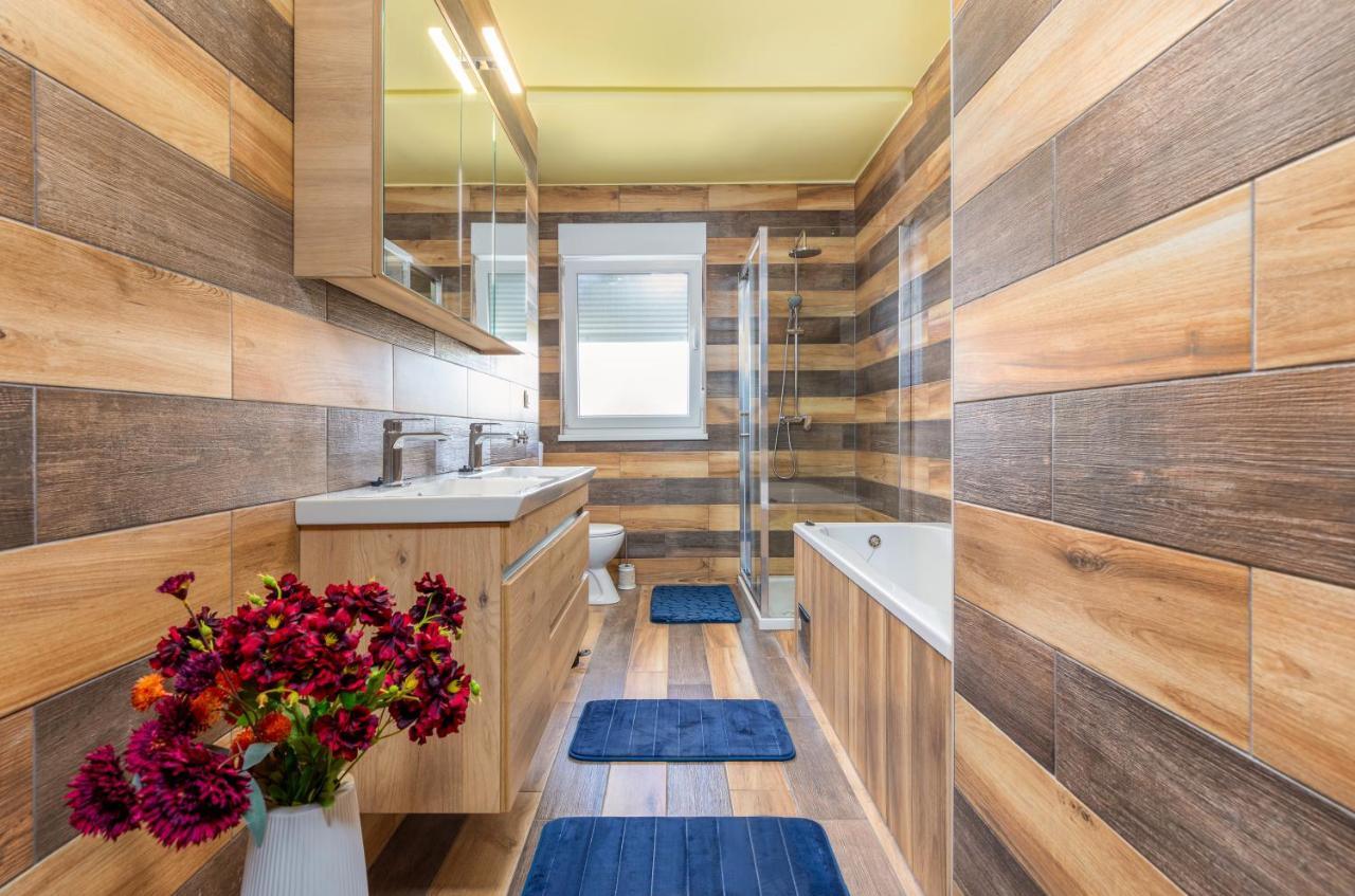 Apartmani Monte Pula Bagian luar foto
