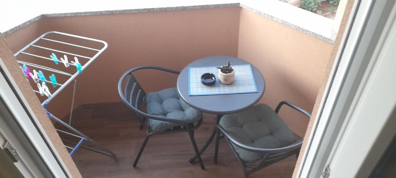 Apartmani Monte Pula Bagian luar foto