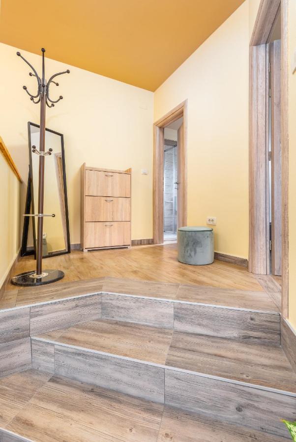 Apartmani Monte Pula Bagian luar foto
