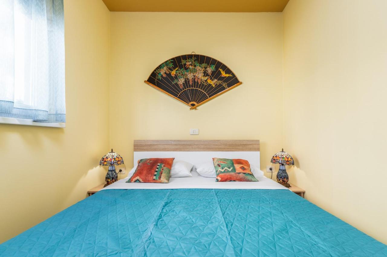 Apartmani Monte Pula Bagian luar foto